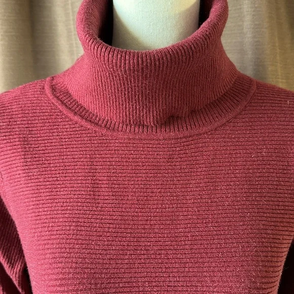 Pink Clover Ribbed Turtleneck Pullover Size M - Picture 2 of 7